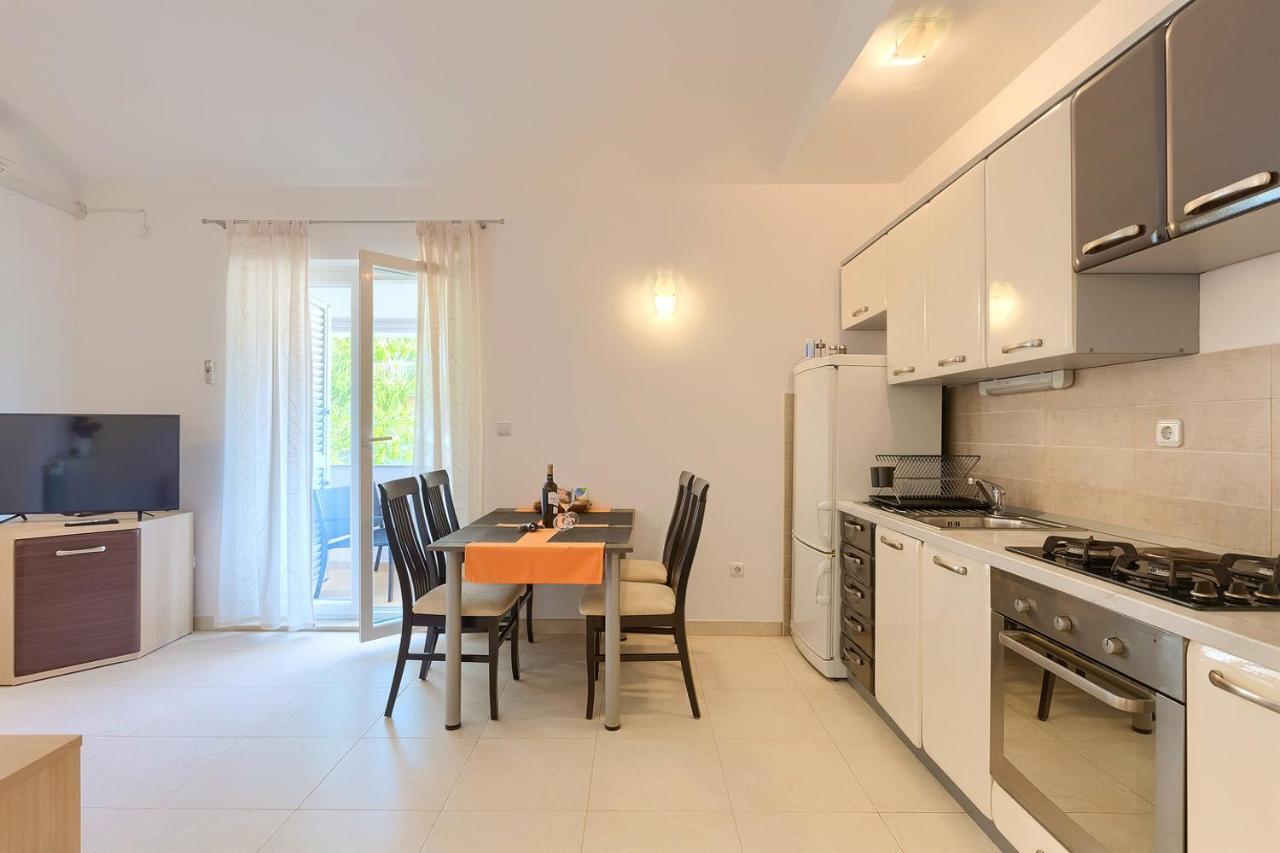 Apartments Boris 771 Fazana Exterior photo